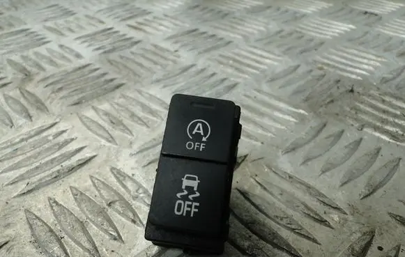 Jaguar E-Pace Tailgate/trunk/boot open switch