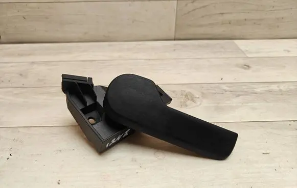 Volkswagen PASSAT B6 Engine bonnet (hood) release handle 1K1823633