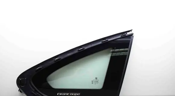 Rear vent window glass