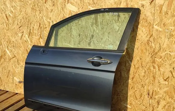 Honda FR-V Front door