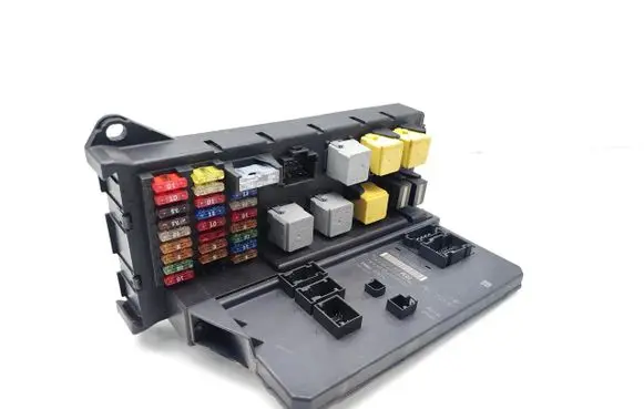 Volkswagen Crafter Fuse module A9069003502 A9069014500 A9069024301