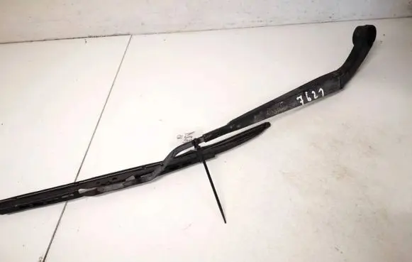 Nissan Cube Z12 Front wiper blade arm