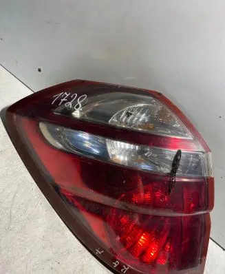 Subaru Outback Rear/tail lights 22020952