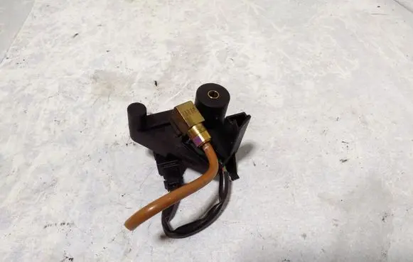 Volkswagen Touareg I Vacuum valve 7L0616751A