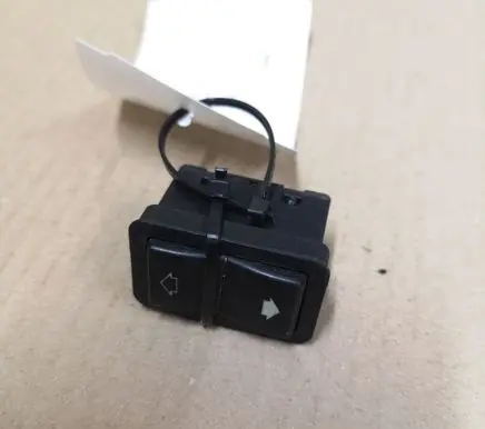 BMW 5 E39 Electric window control switch 8368974
