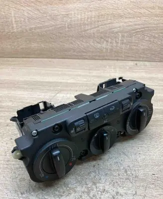 Volkswagen PASSAT B6 Climate control unit 3C1820045A 5HB00932801