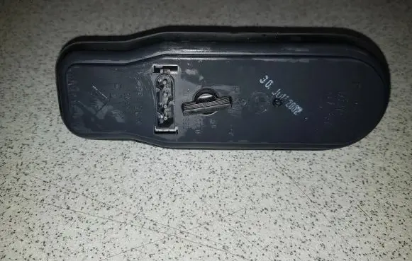 BMW 5 E39 Tail light bulb cover holder 2496339