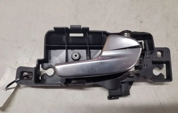 Rear door interior handle