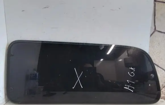 Hyundai H-100 Rear side window 43R00098