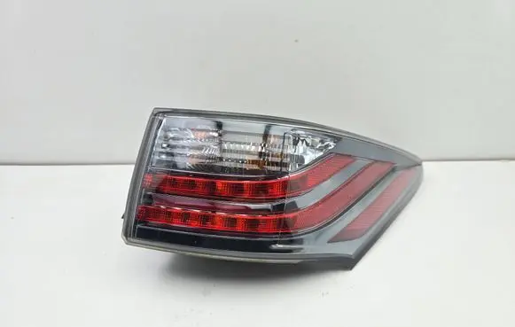 Lexus CT 200H Rear/tail lights E313043