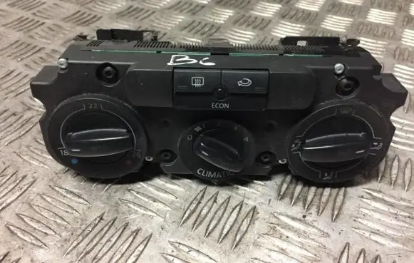 Volkswagen PASSAT B6 Climate control unit 3c1820045 5hb009328-00