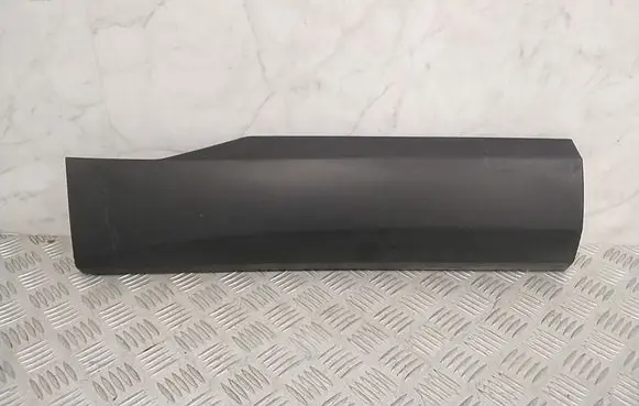 Nissan Qashqai J12 Rear door trim (molding) 828706UA5A