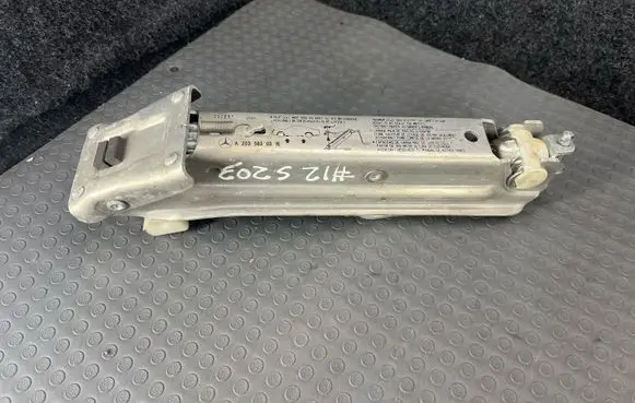 Mercedes-Benz C W203 Lift Jack A2035830315