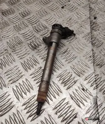 Opel Vivaro Fuel injector 0445110569