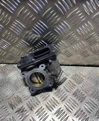Toyota Auris E180 Throttle valve 2203047080