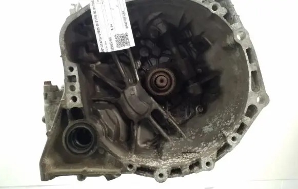 Toyota Yaris Manual 6 speed gearbox 3030052460