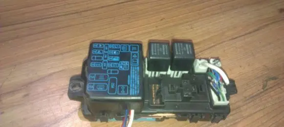 Mitsubishi Lancer Fuse box set mr228760 mr203829