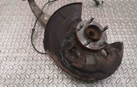 Infiniti Q50 Front wheel hub
