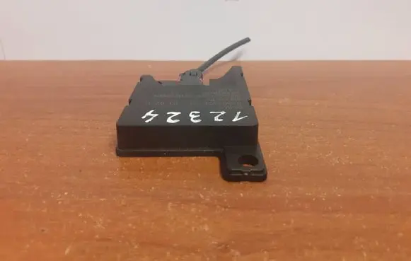 BMW 5 E60 E61 Bluetooth antenna 6928461