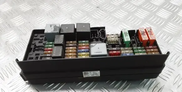 Mercedes-Benz R W251 Fuse module A1645400572