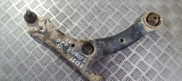 Toyota Corolla Verso E121 Front lower control arm/wishbone