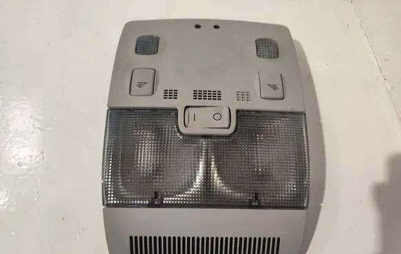 Audi A4 S4 B7 8E 8H Front seat light 8E0947565