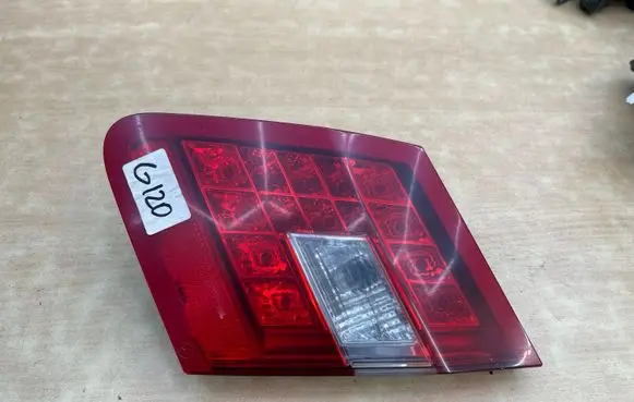 Mercedes-Benz E W212 Tailgate rear/tail lights A2128200864