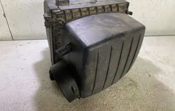 Dodge Durango Air filter box cover 68022162AC PD0149004731