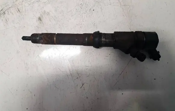 Iveco Daily 30.8 - 9 Fuel injector 504088755
