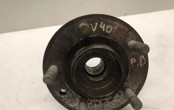 Volvo V40 Front wheel hub