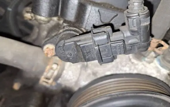 Opel Corsa D Camshaft position sensor 0232103067
