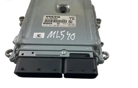 Volvo V70 Engine control unit/module P31303388 0281015286