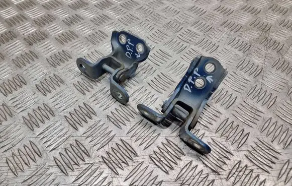Toyota Yaris Front door hinge set 