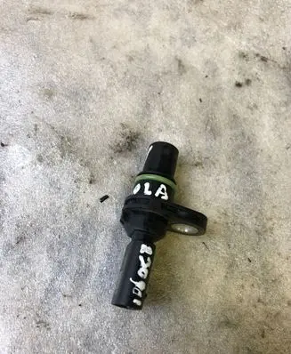 Skoda Scala Camshaft position sensor 04l907601a