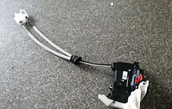 Hyundai Santa Fe Rear door lock 81420S1030
