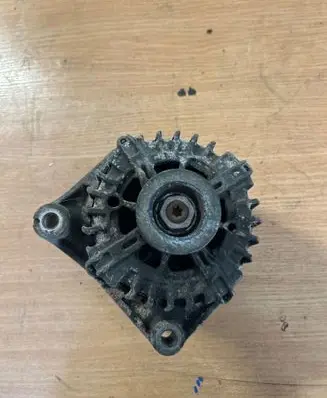 BMW 3 E90 E91 Generator/alternator 7802261 2543461B FG18S019