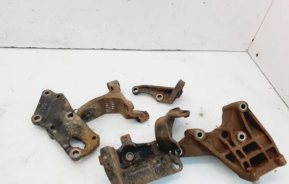 Hyundai ix 55 Engine mounting bracket 