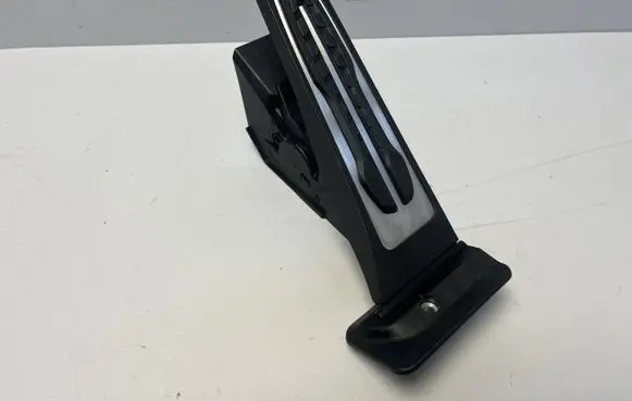 BMW i4 Accelerator throttle pedal 6889821 6871054