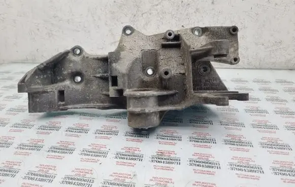 Volkswagen PASSAT B5.5 Generator/alternator bracket 06B903143K