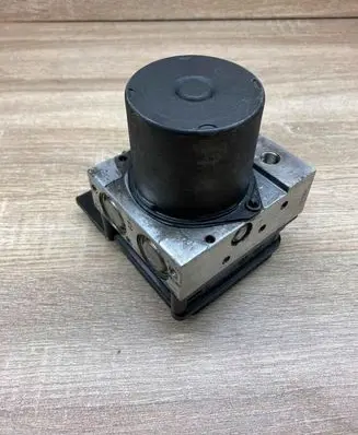 BMW 5 E60 E61 ABS Pump 6769703 6758743