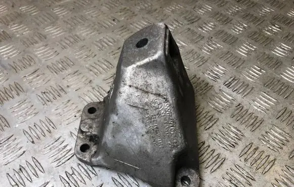 BMW 5 F10 F11 Engine mounting bracket 6795958 6781242