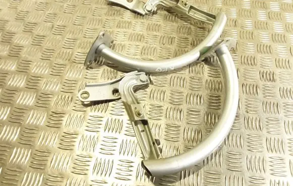 Volkswagen PASSAT B6 Tailgate/trunk/boot hinge 3C5827302 3C5827301