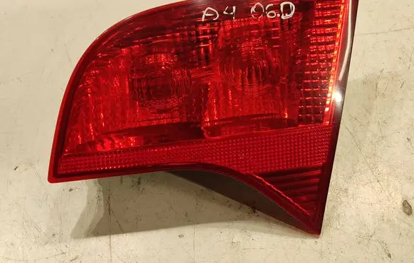 Audi A4 S4 B7 8E 8H Tailgate rear/tail lights 8E9945094