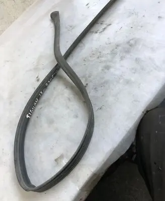 Volkswagen Tiguan Rubber seal front door (on door) 