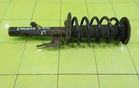 Land Rover Freelander 2 - LR2 Front shock absorber/damper 6G9118K001 MCPHERSON