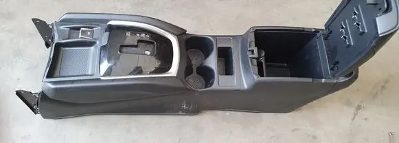 Nissan X-Trail T32 Center console