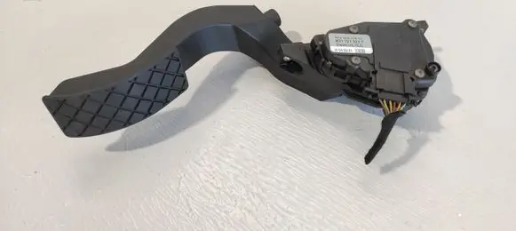 Audi A6 S6 C5 4B Accelerator throttle pedal 8D1721523F