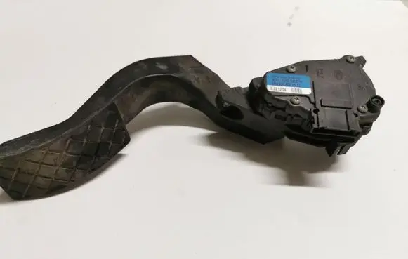 Audi A6 S6 C6 4F Accelerator throttle pedal 8D1723523N