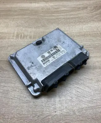 Volkswagen PASSAT B5 Engine control unit/module ECU 038906018AS 0281001724