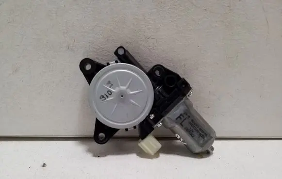 KIA Soul Front door window regulator motor 82450B2000 DH2621006020